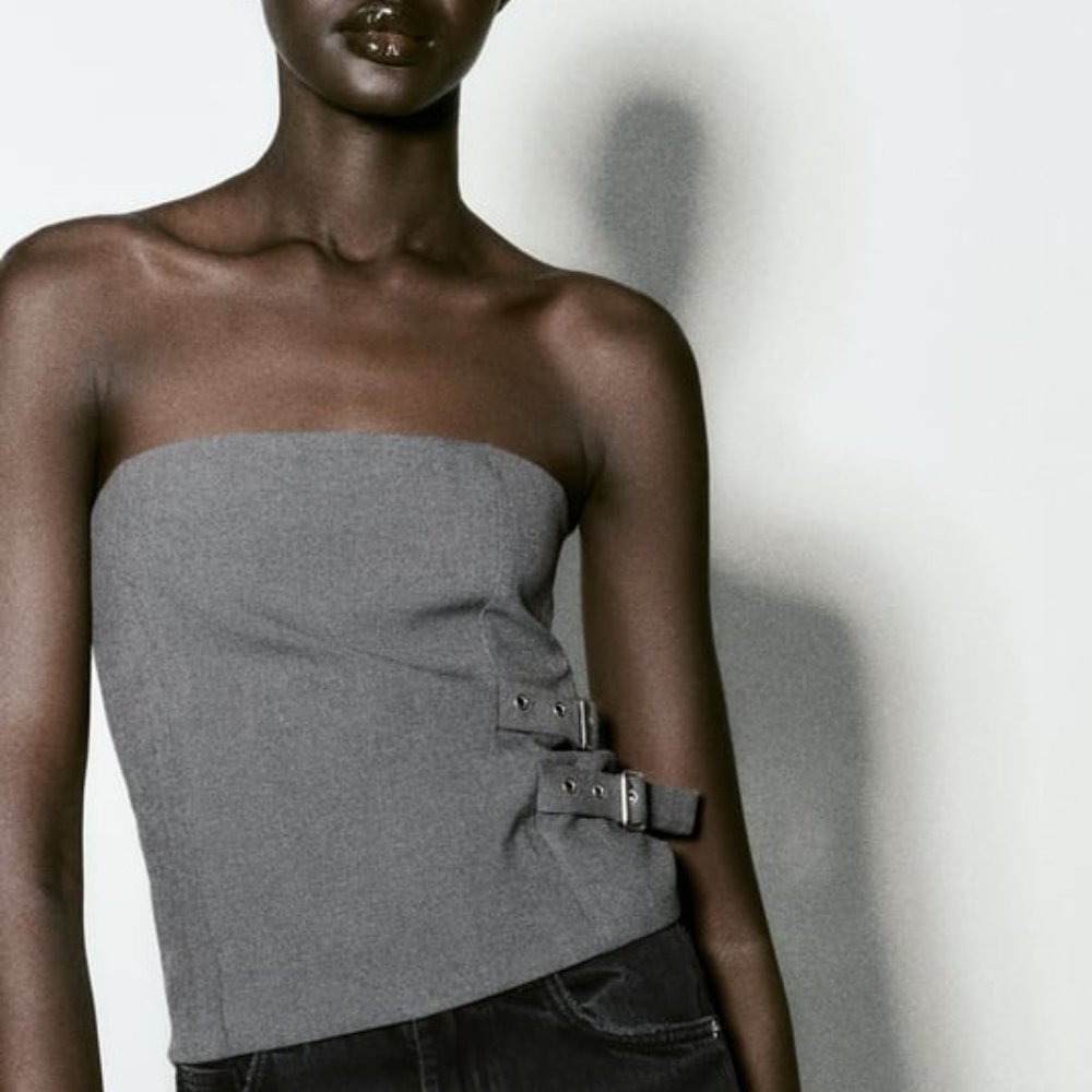 NWT GRAY STRAPLESS BUCKLED TOP